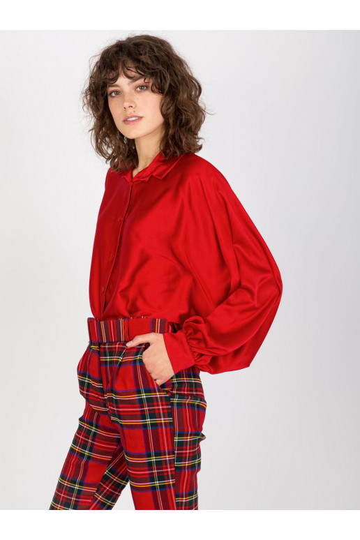 Tmavě červená imitace saténové košile...