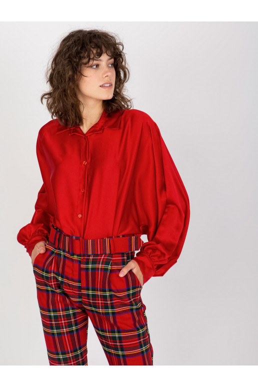 Tmavě červená imitace saténové košile...