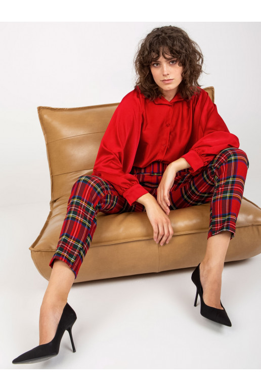 Tmavě červená imitace saténové košile...