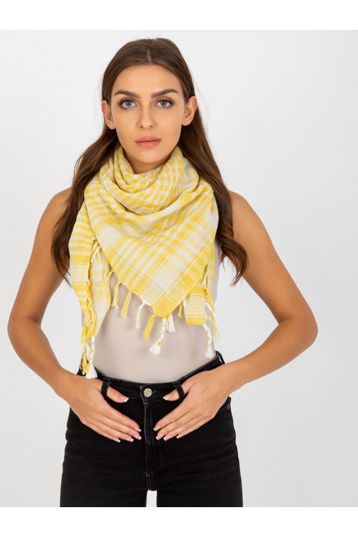 Světle žluto-bílý kostkovaný šátek...