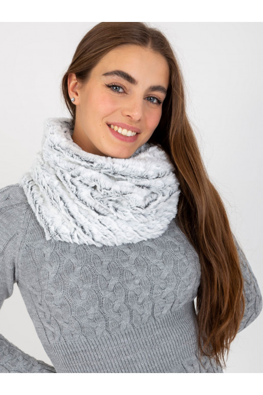 Bílý a černý teplý komín z umělé...