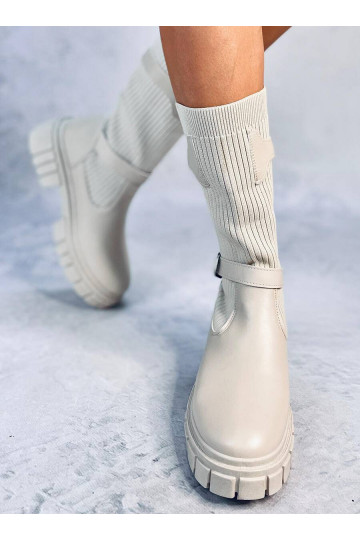 Ilgaauliai batai smėlio... 2