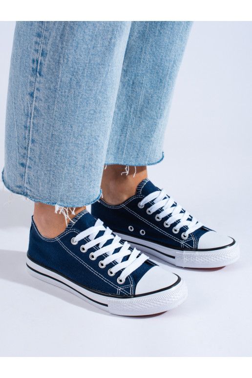 Klasické tmavomodré tenisky