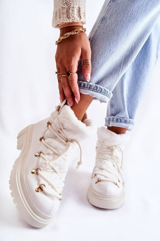 Pašiltinti aulinukai baltos spalvos...