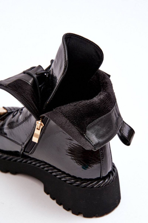 Lakuoti aulinukai su ornamentais...