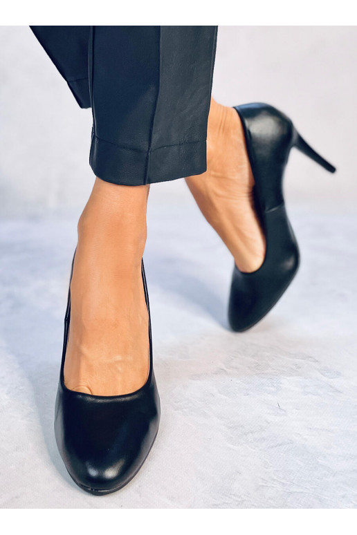 Klasikiniai bateliai juodos spalvos...