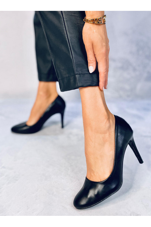 Klasikiniai bateliai juodos spalvos...