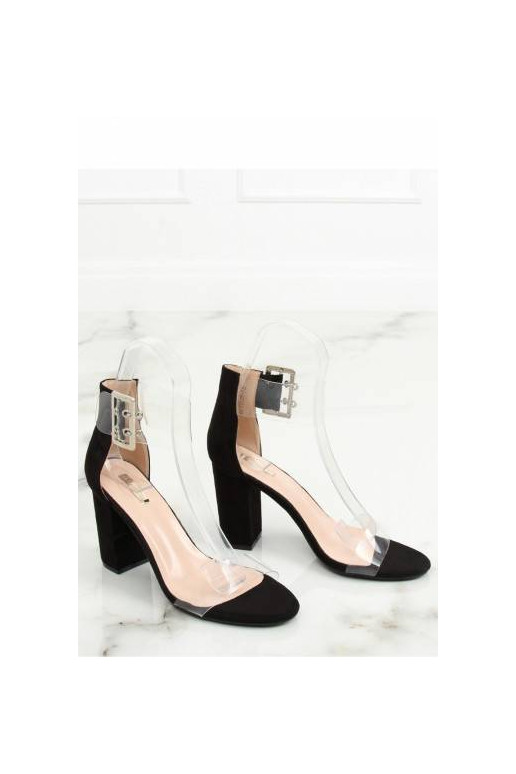 Boty s podpatky černé barvy Inello