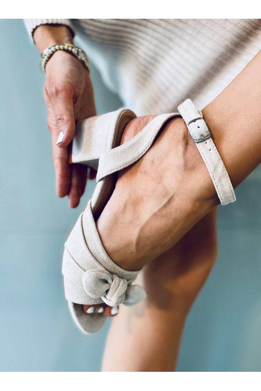 Stilingos aukštakulnės basutės...