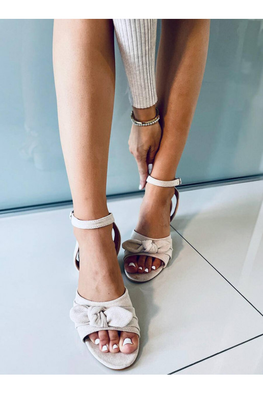 Stilingos aukštakulnės basutės...