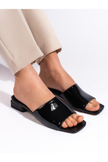 Dámské klasické černé nazouváky na podpatku 2