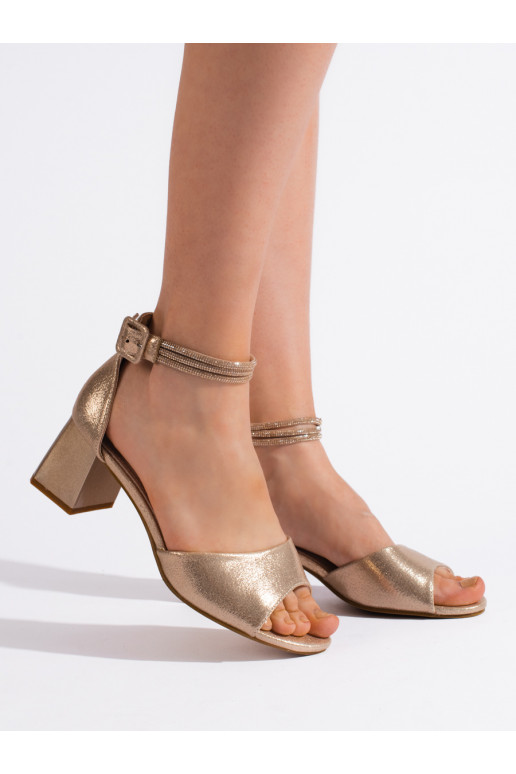 Stylové dámské zlaté sandály