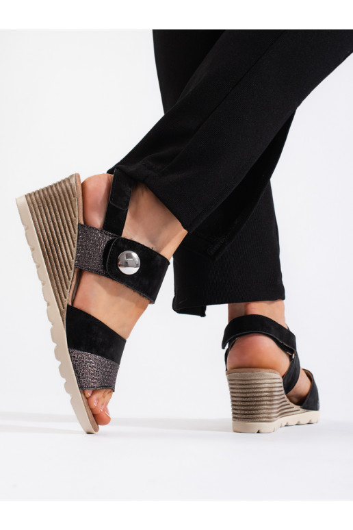 Dámské sandály na klínku na suchý zip