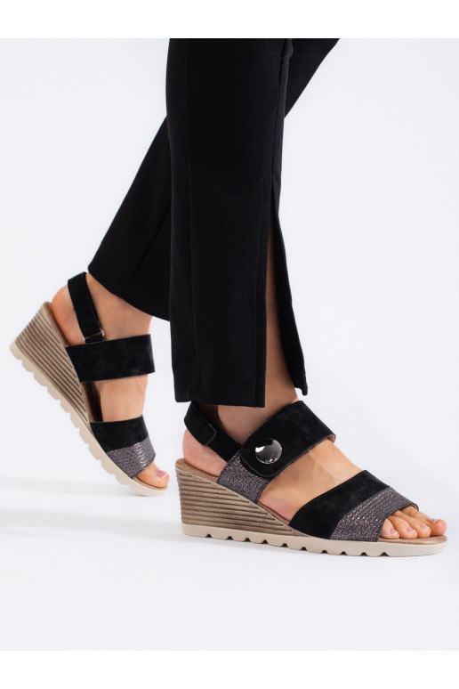 Dámské sandály na klínku na suchý zip