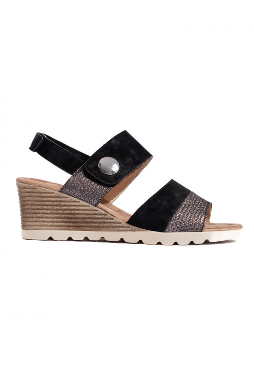 Dámské sandály na klínku na suchý zip