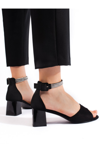 Stylové dámské černé sandály 2