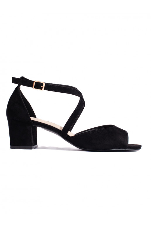 Černé dámské sandály na nízkém podpatku