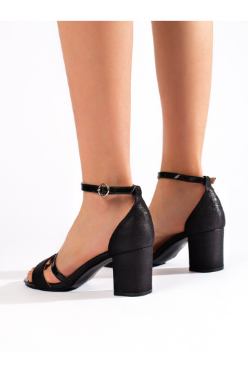 Elegantní černé dámské sandály na podpatku 2