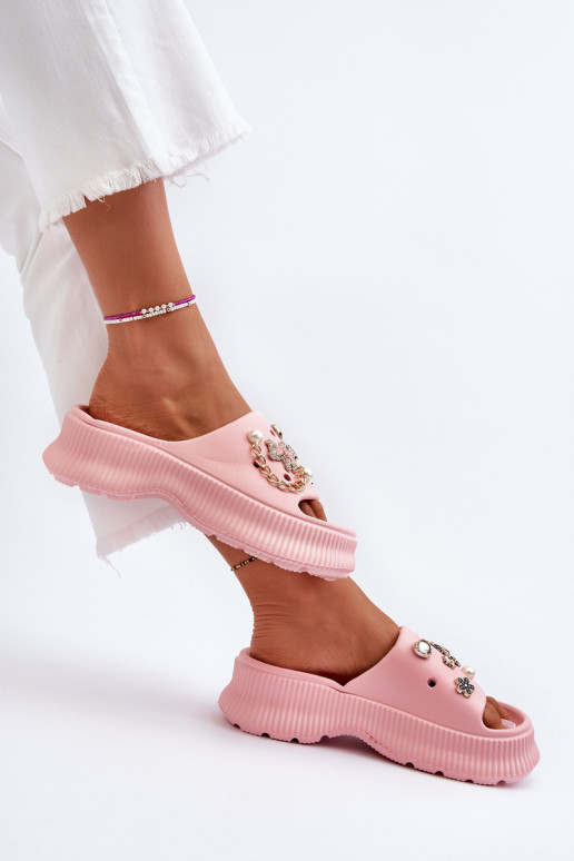 Lengvos šlepetės su gražiomis... Lengvos šlepetės su gražiomis...