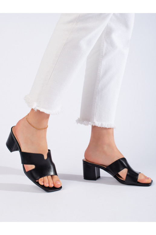 Černé dámské nazouváky na podpatku