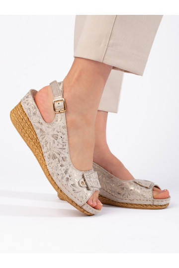 Béžové sandály na nízkém klínku espadrilky 2