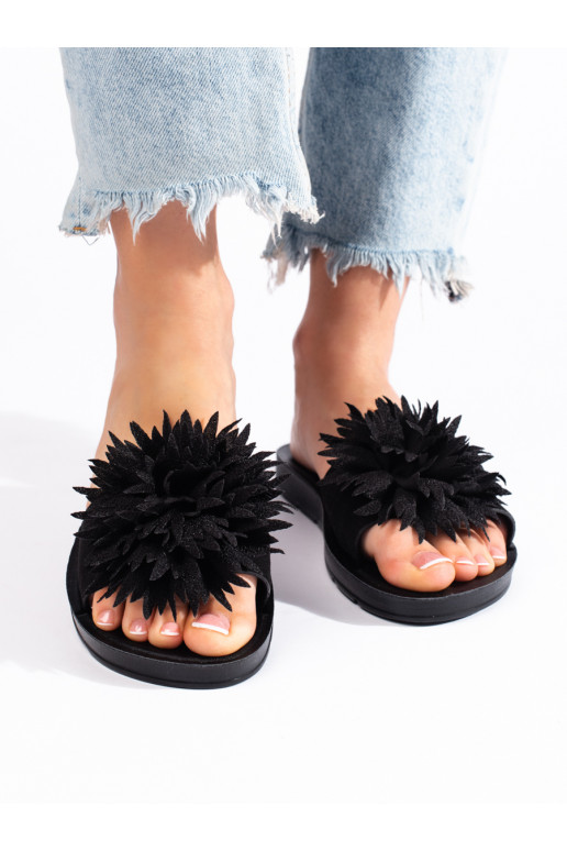 Černé dámské nazouváky s kytkou