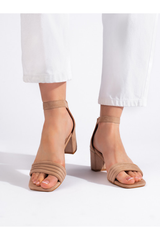 Semišové béžové sandály na širokém podpatku