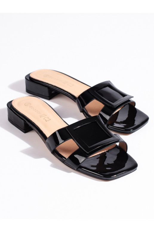 Klasické černé elegantní dámské nazouváky