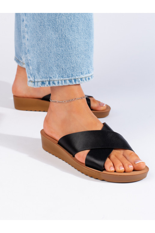 Černé dámské nazouváky na platformě