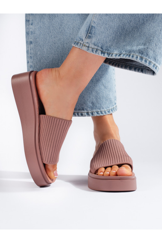 Dámské pantofle na klínku