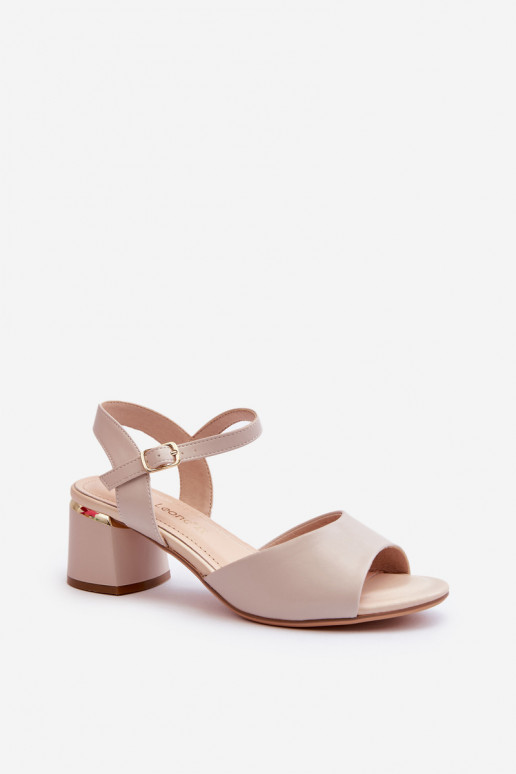 Moteriškos basutės žemu kulniuku... Moteriškos basutės žemu kulniuku...