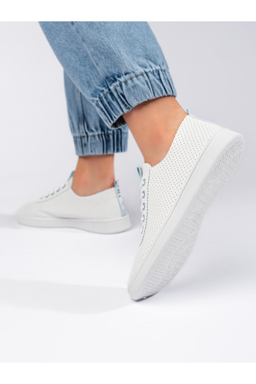 Bílé dírkované dámské tenisky 2
