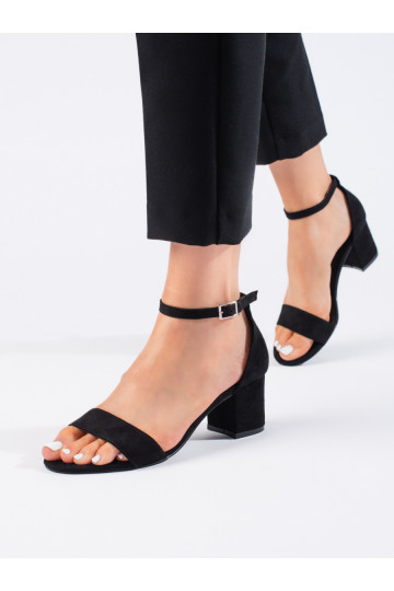 Černé semišové sandály na nízkém sloupku