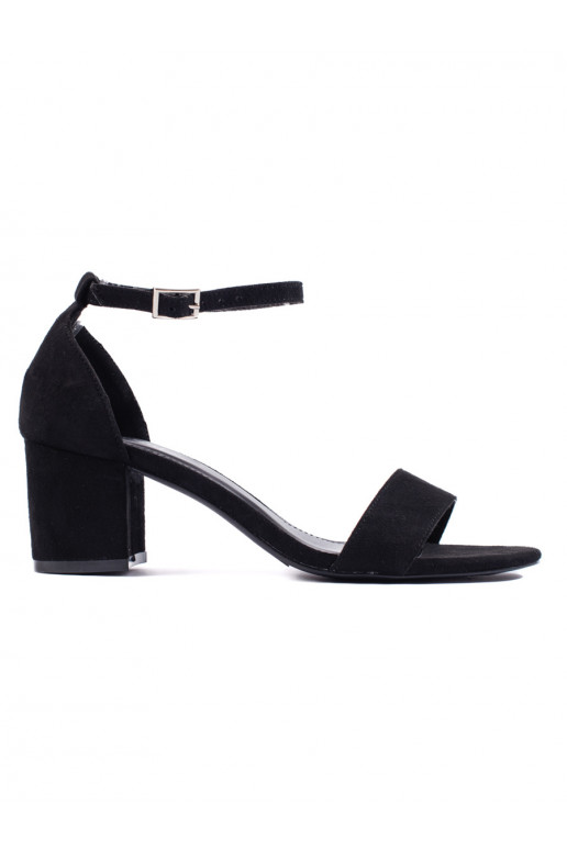 Černé semišové sandály na nízkém sloupku