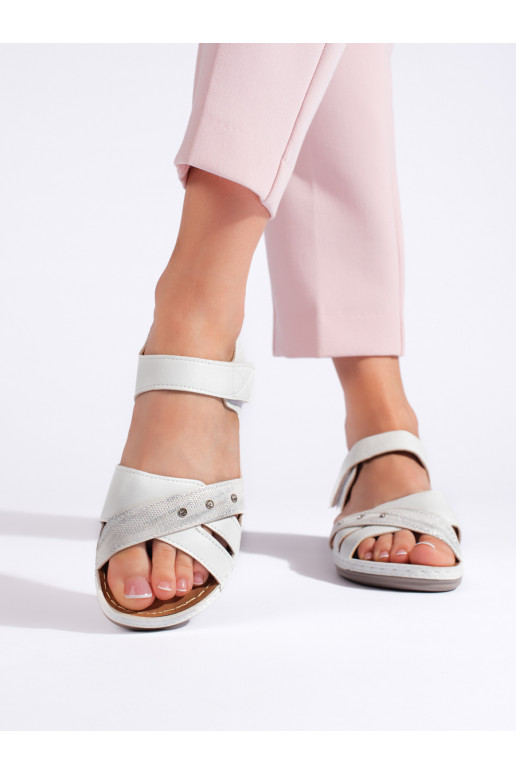 Lehké bílé dámské sandály na platformě