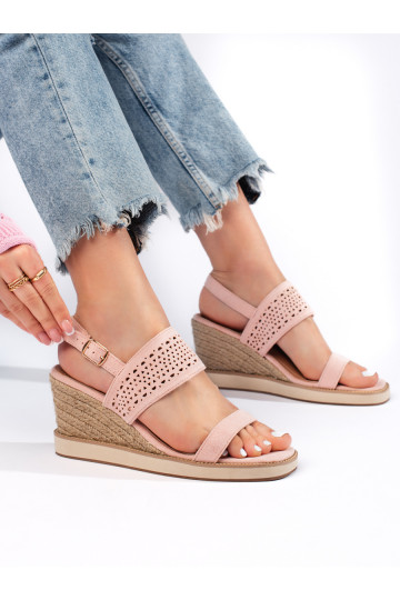 Růžové dámské sandály na klínku