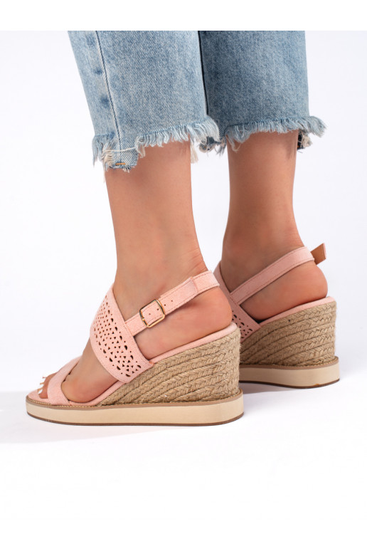 Růžové dámské sandály na klínku