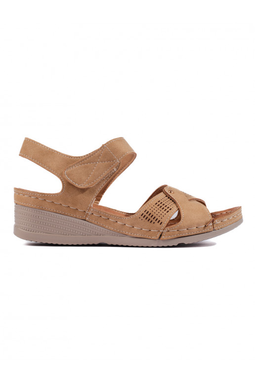 Dámské sandály na klínku na suchý zip camel