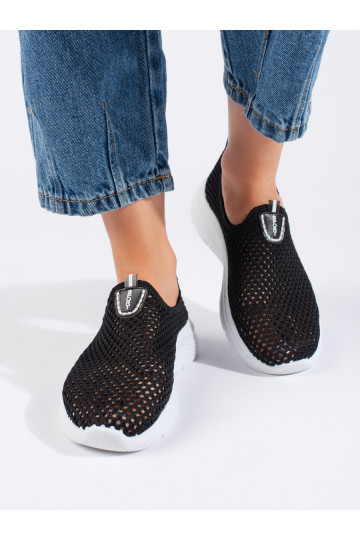 Dírkované slip-on černé sportovní boty