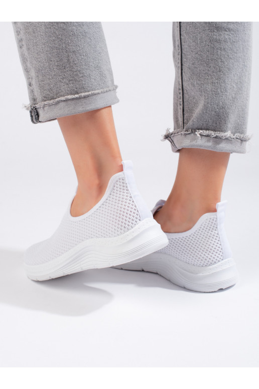 Bílé textilní sportovní boty