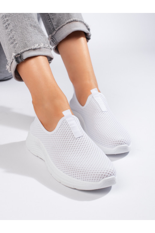 Bílé textilní sportovní boty