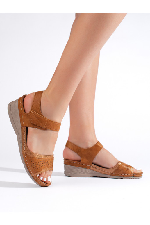 Camelové dámské sandály se suchým zipem
