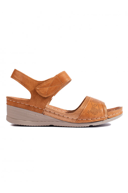 Camelové dámské sandály se suchým zipem