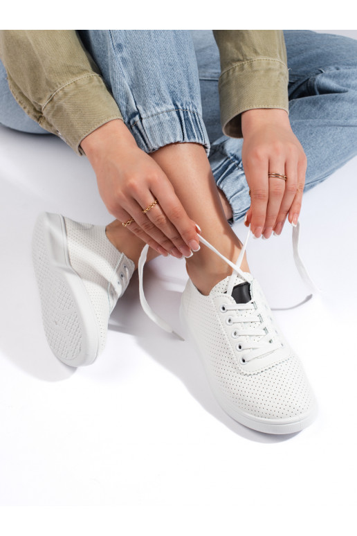 Dámské černé boty na šněrování