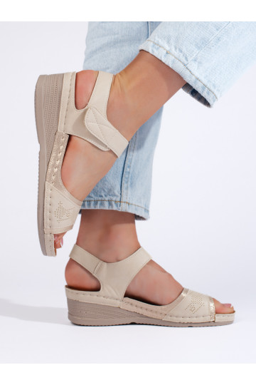 Béžové dámské sandály se suchým zipem 2