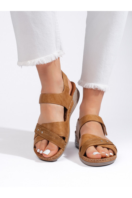 Lehké dámské sandály na platformě camel