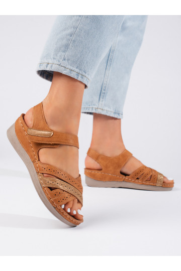 Dámské hnědé sandály na suchý zip 2