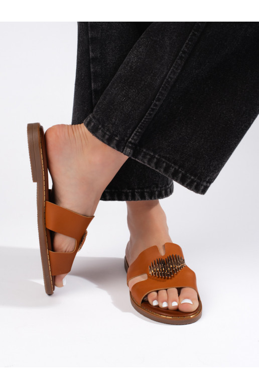 Hnědé elegantní nazouváky se zlatým srdíčkem