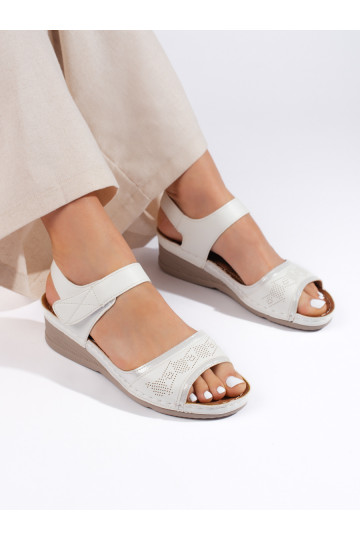 Bílé dámské sandály se suchým zipem