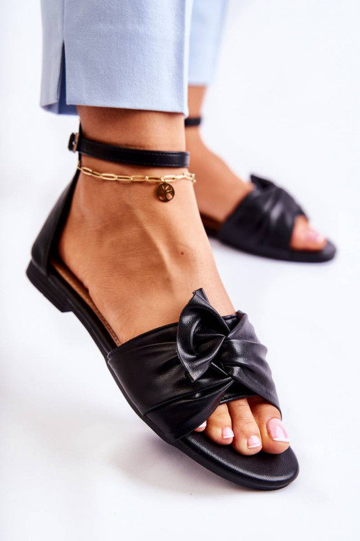 Moteriškos basutės juodos spalvos Astana Moteriškos basutės juodos spalvos Astana